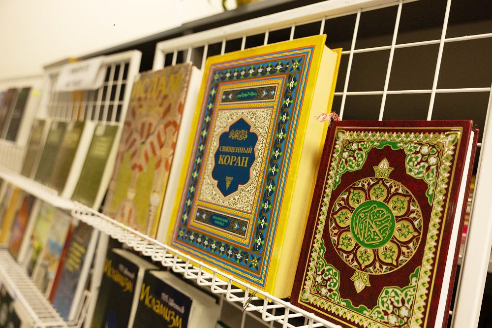 На кафедре теологии состоялся круглый стол на тему «Исламский мир: человек, общество, культура»